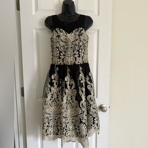 Liza Luxe Modcloth Size M Gold Black Lace Floral Dress Embroidered Scallop Hem